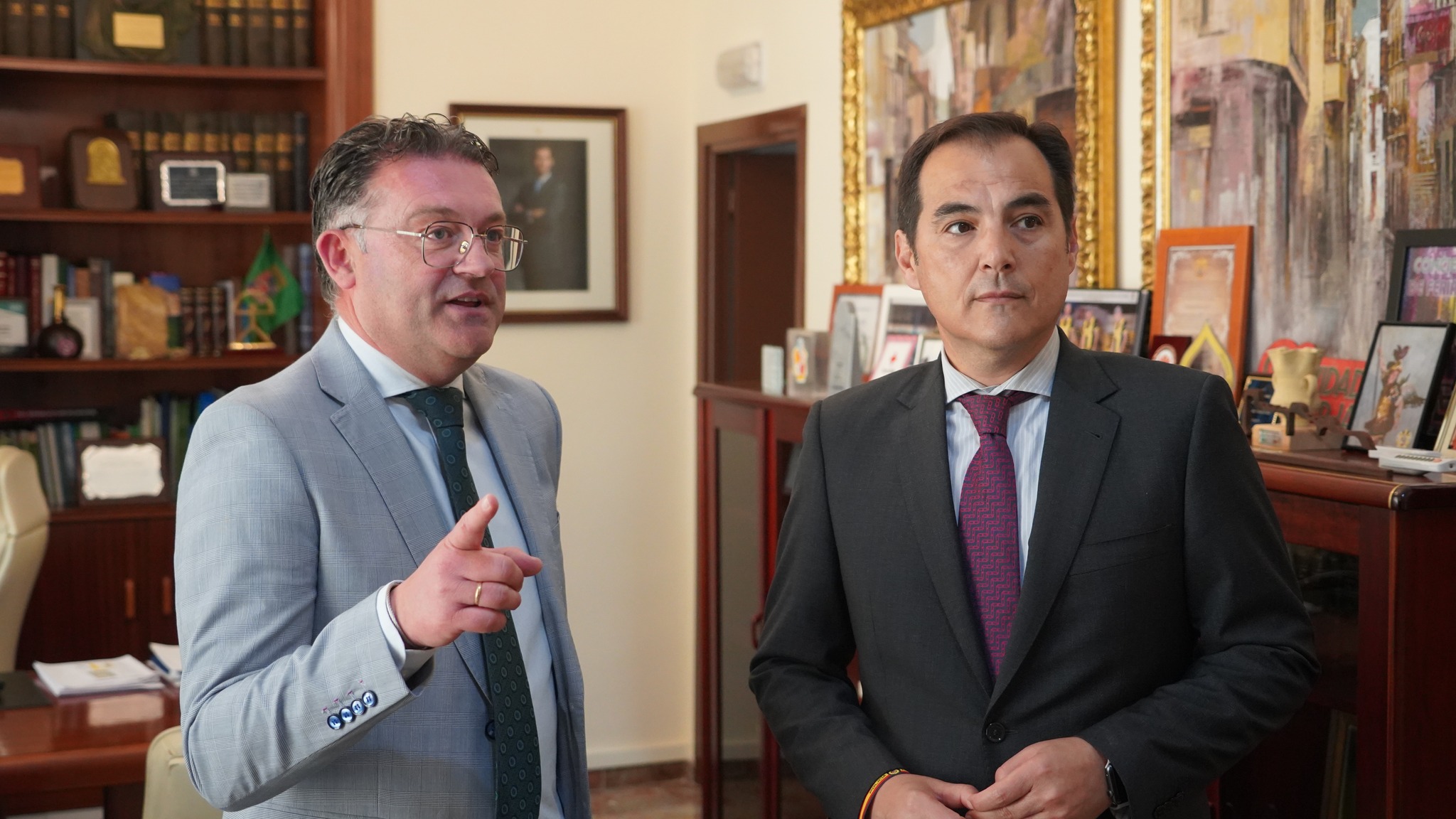 El consejero de Justicia visita Berja y anuncia que el tercer Juzgado está más cerca de ser una realidad